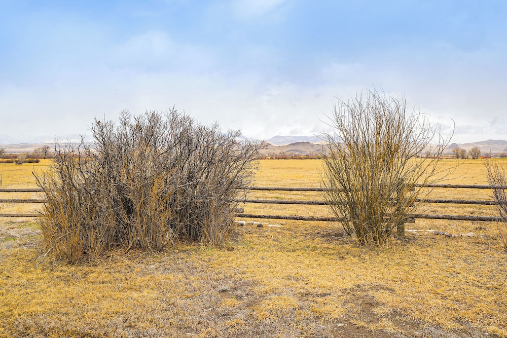 Hike, Hunt & Unwind: Mtn-view Cabin in Del Norte!