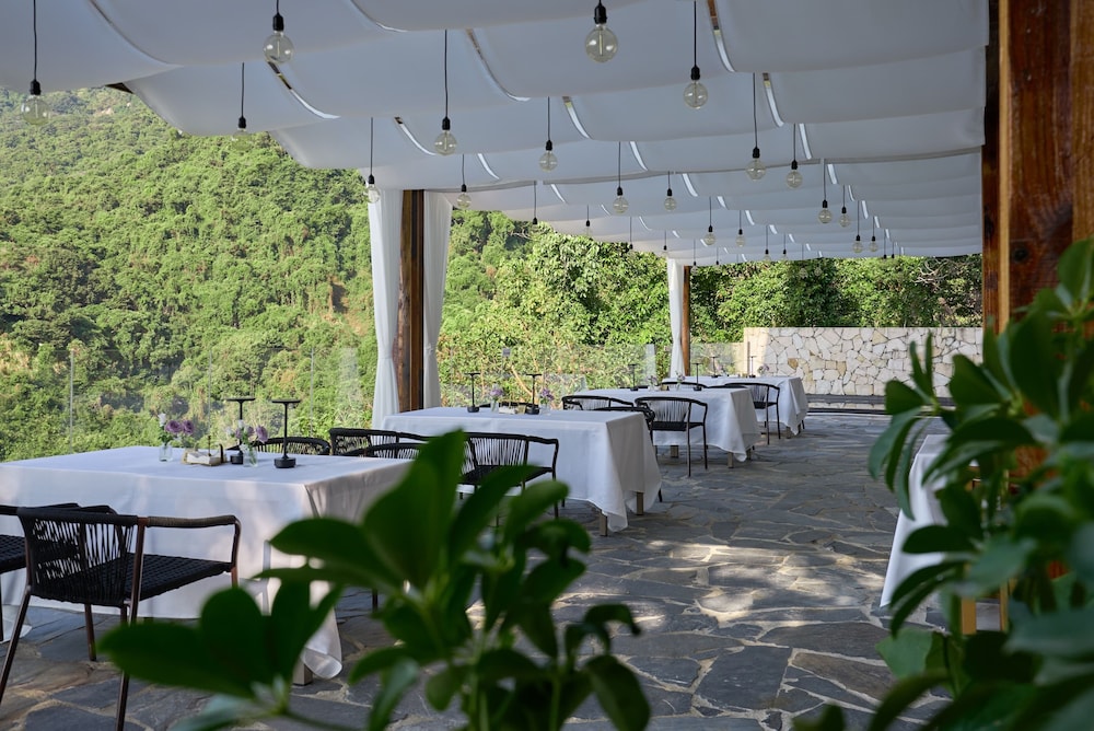 Miyue Shenzhen Tianlu Secret Wild Wizard Holiday Hotel