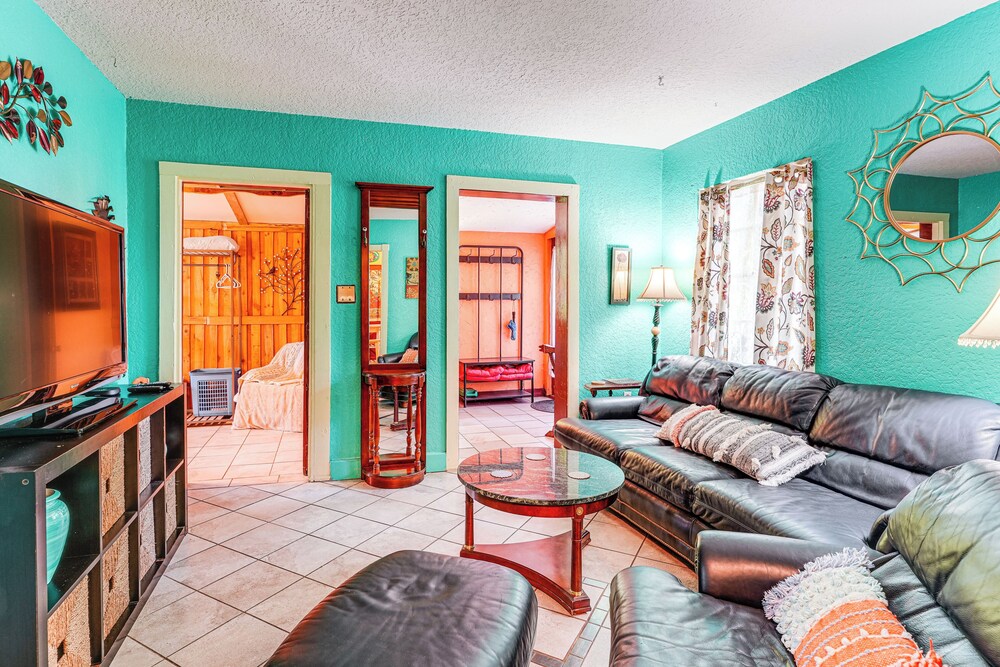 Near Tampa Attractions: Boho Bungalow on 20 Acres!