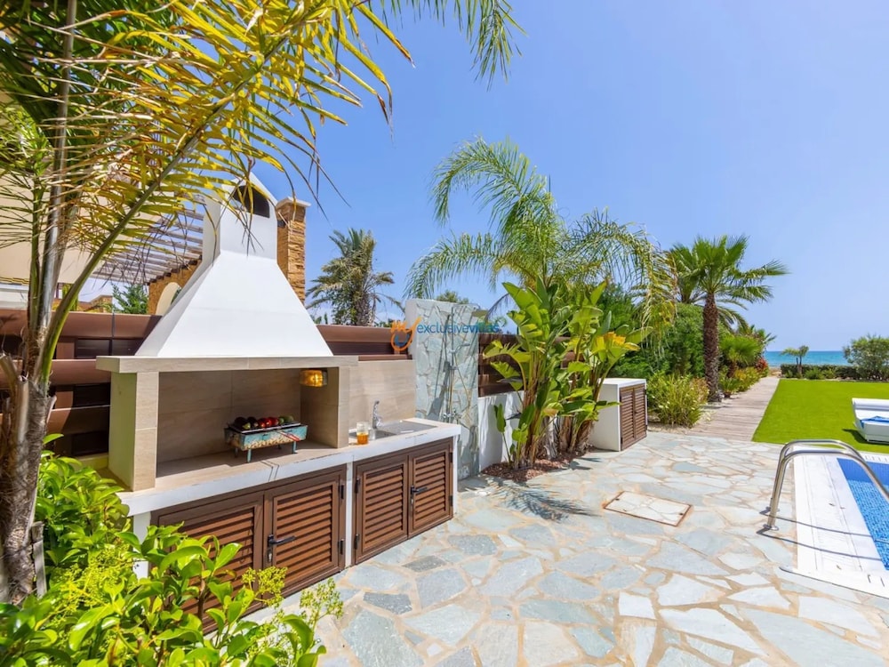 Ayia Napa Seafront Ionion Villa H5