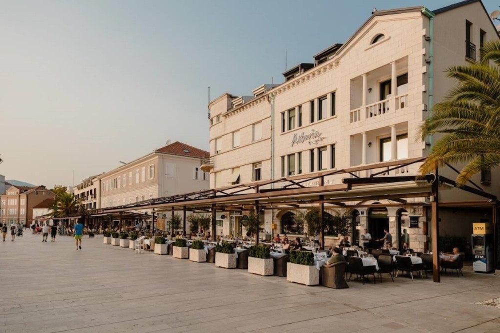 Hotel Astoria Tivat - Image 1