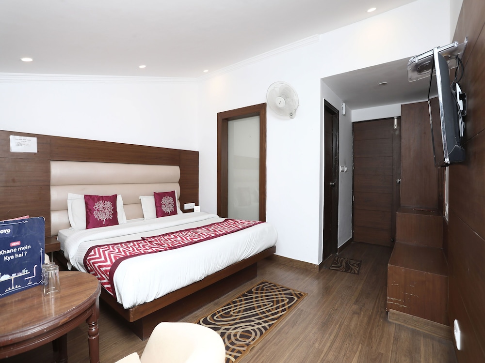 OYO 6119 Hotel Royal Classic
