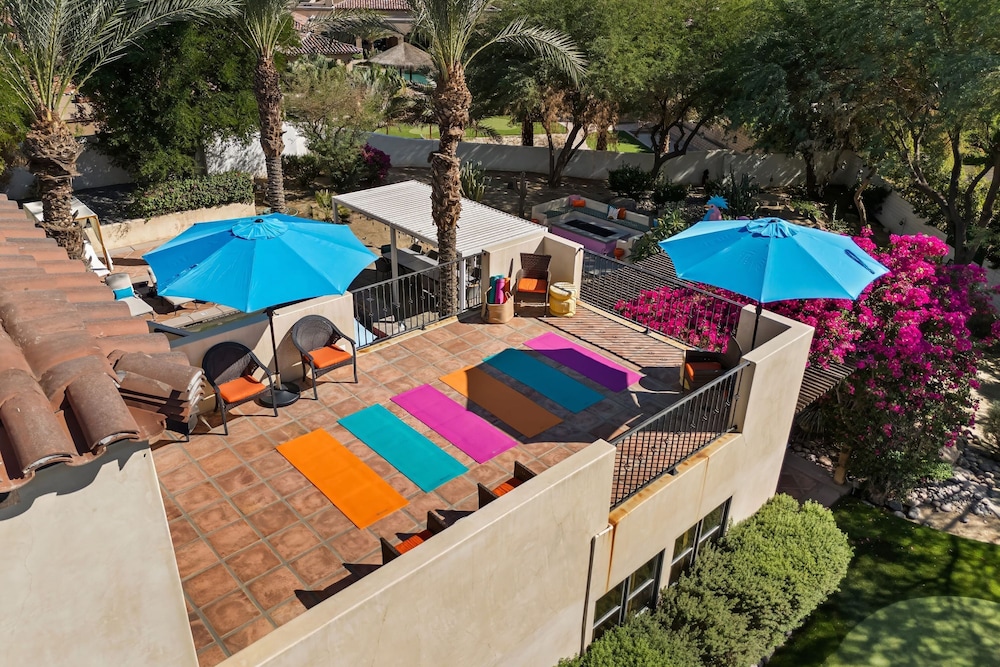 Villa del Gallo by Avantstay Luxury Group Retreat Pool Putting Green
