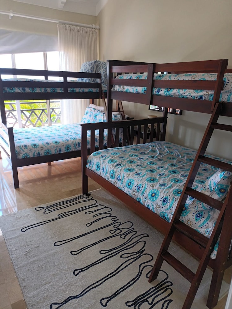 Magnificent Villa With Ocean View in Puerto Bahia