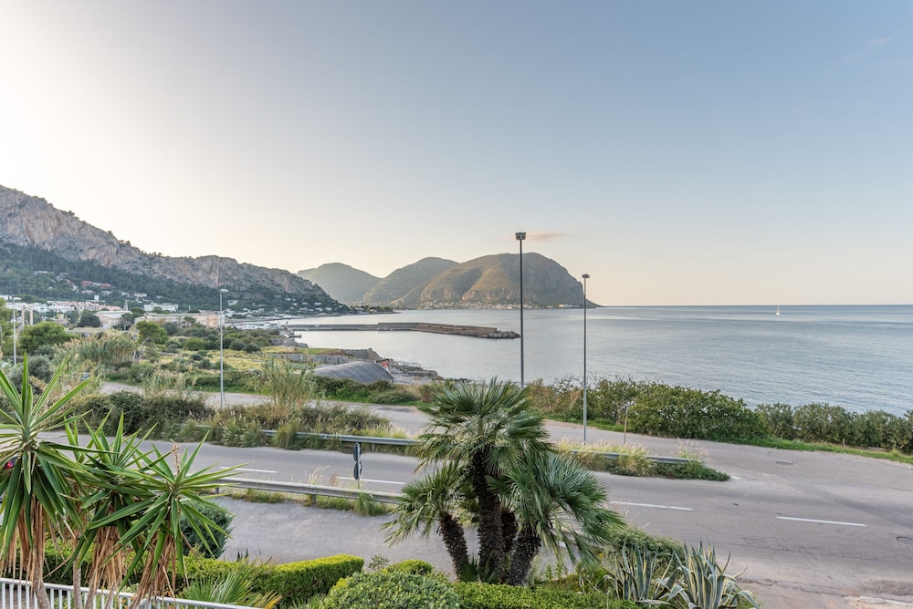 Casa Azzurra Seaview Addaura by Wonderful Italy