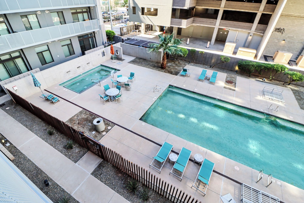 Phoenix Urban Luxury Escape