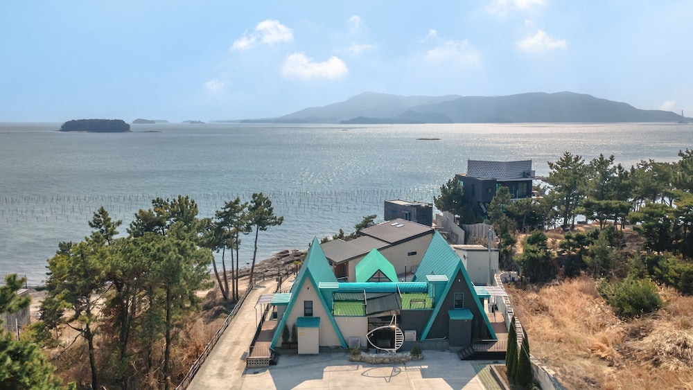 Sacheon Ara Private Pool Villa