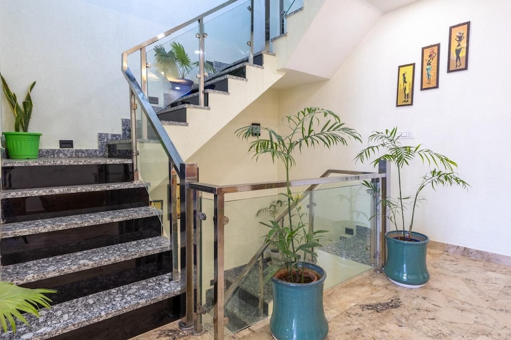 A radiant villa on the Ganges