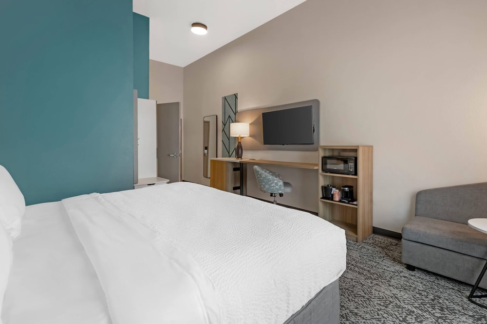 Sleep Inn & Suites