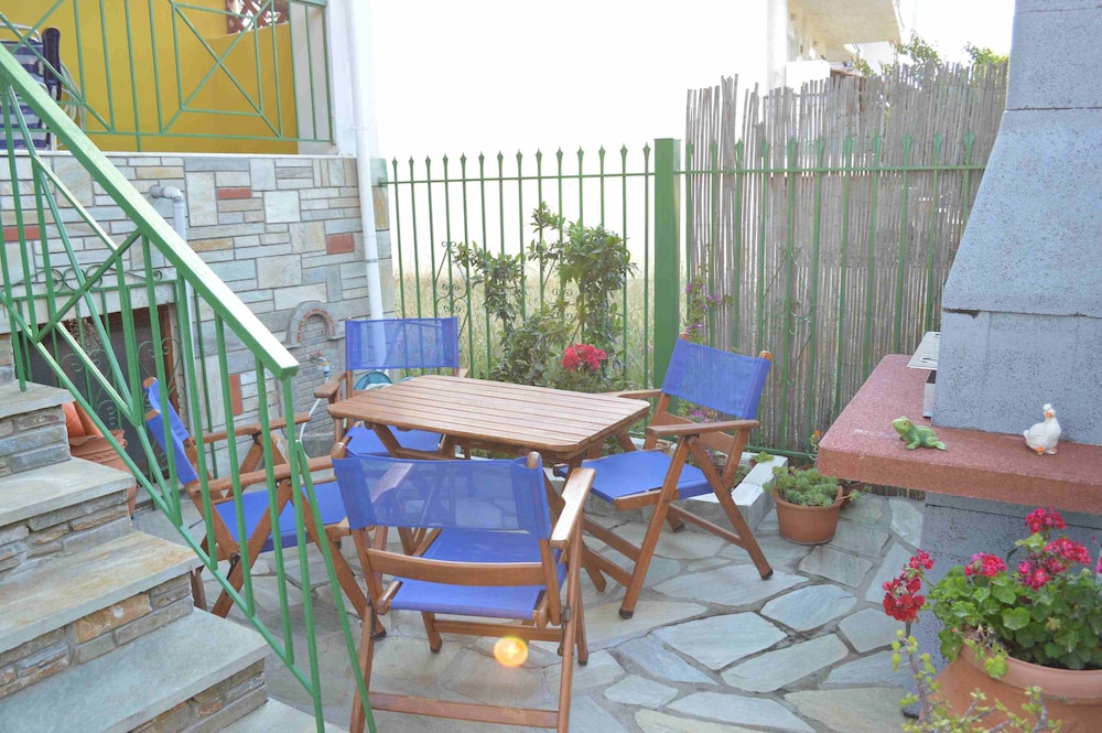 Photo 6