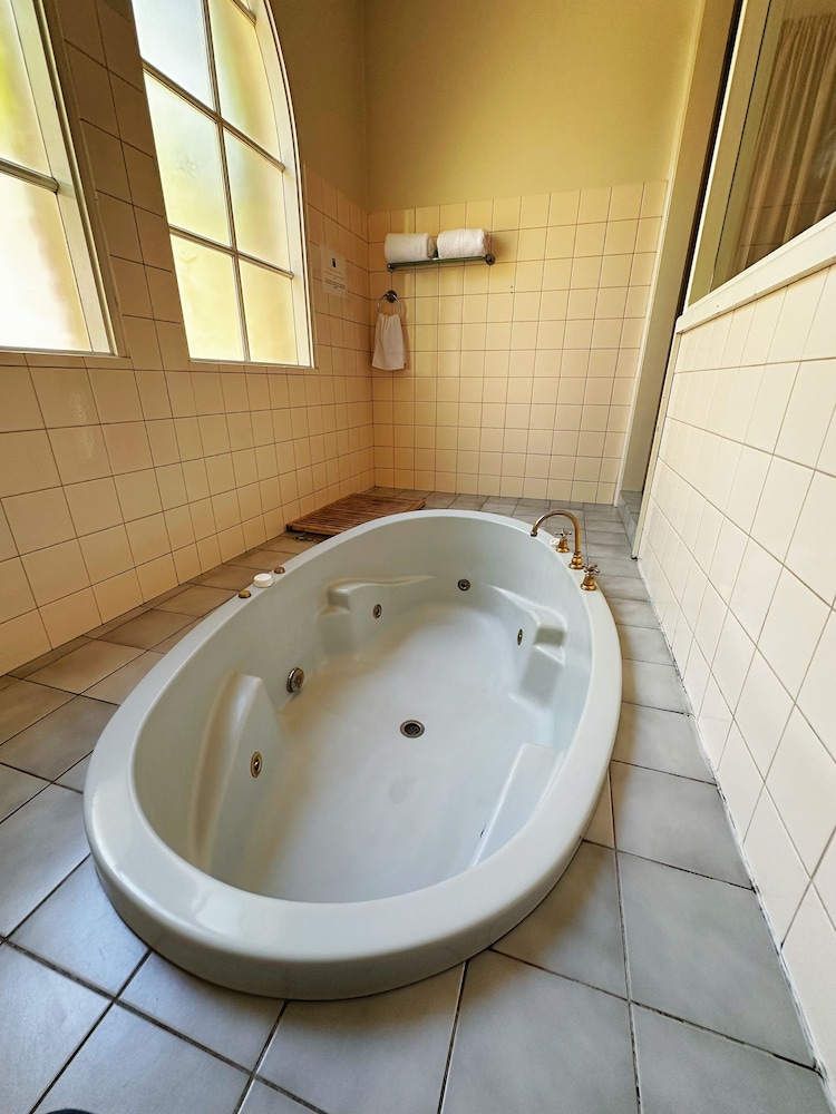 Greensborough Motel