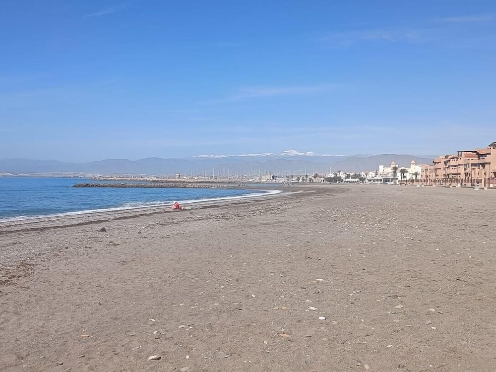 Lovely Apartment in Almeria With Garden