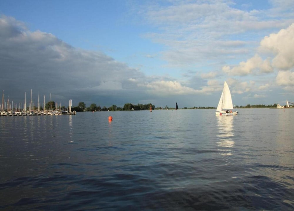 Holiday Home in Yn e Lijte With Water Sports