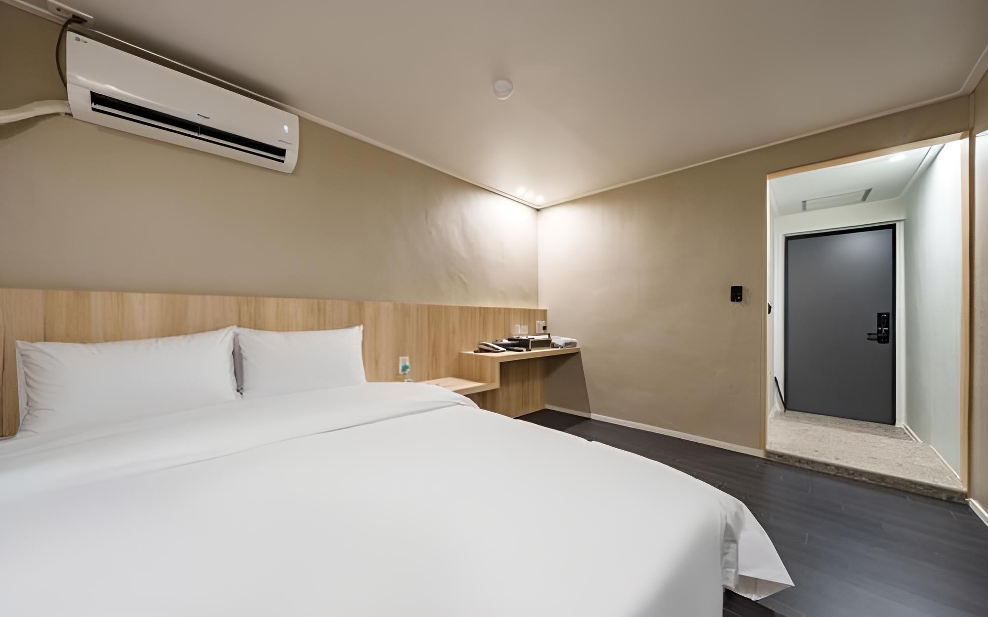 Suwon Movie Motel view 2