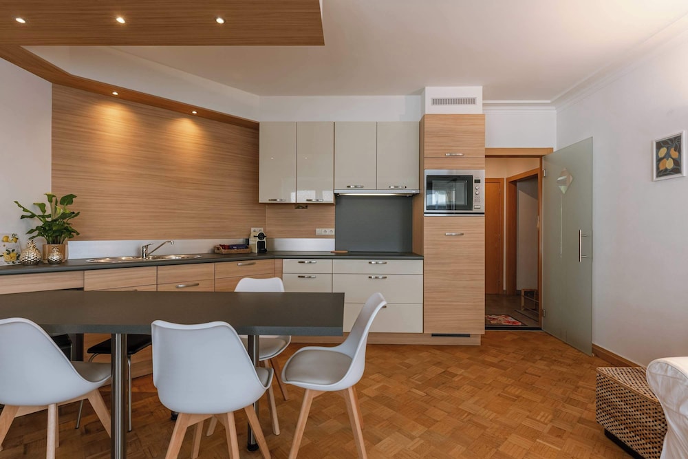 Light-filled Apartment With Lateral sea View