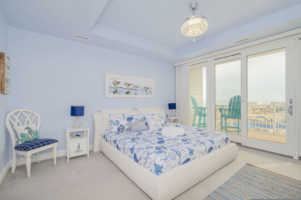 Penthouse By The Sea Huge Home w Amazing Views view 3