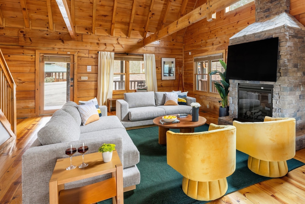 Yesteryear Hot Tub 360 Deck and Game Room Redesigned Cabin Easy Access