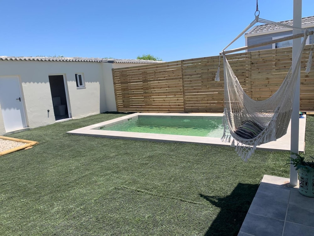 Amplia casa para 6 con piscina
