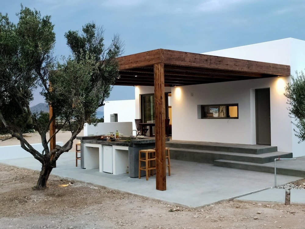 Villa Serene Milos Villa Serene Milos view 2
