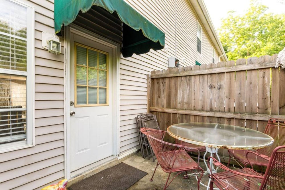 Bulldog Academy 2bd 2ba Townhome Near MSU