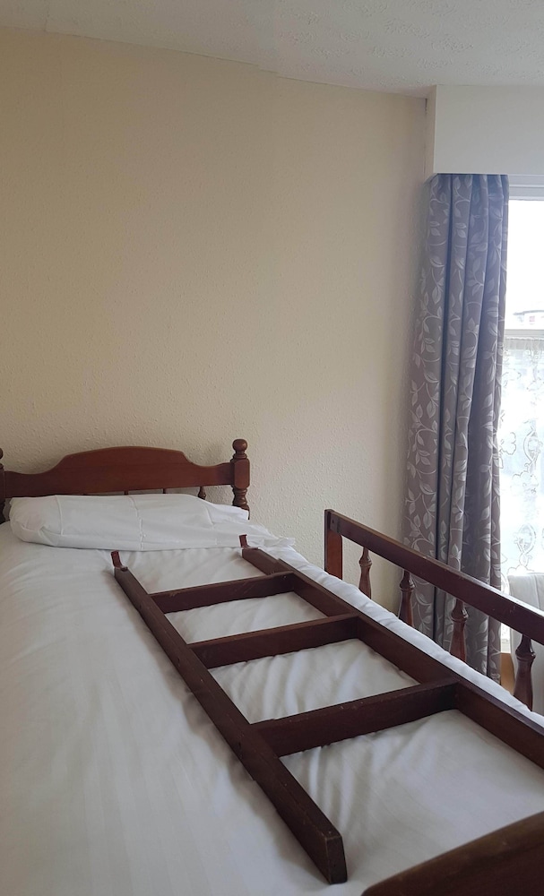 Flat Apsley 3 Sleeps 4 Near Beach view 5