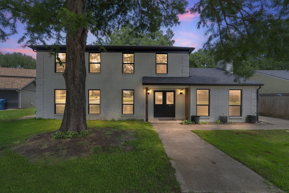 Stylish Flower Mound Home With Private Pool 5 Bedroom Home