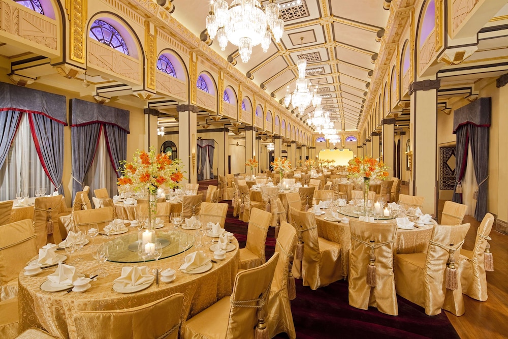 Fairmont Peace Hotel on the Bund 69