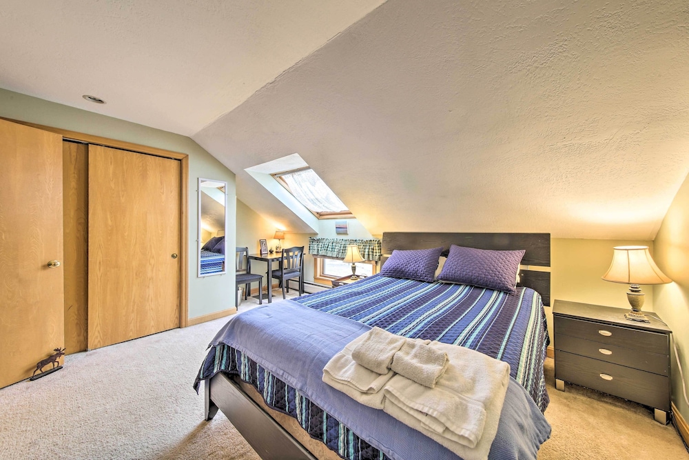 Condo w/ Rangeley Lake Views: 10 Mi to Saddleback! view 5