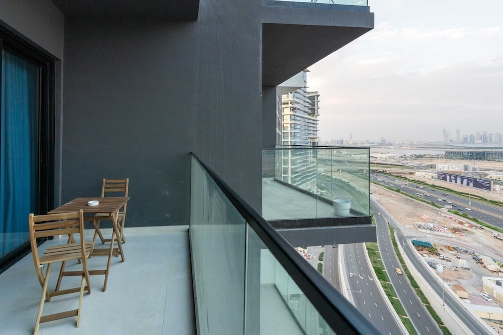 Contemporary Studio Apartment, Dubai Business Bay!