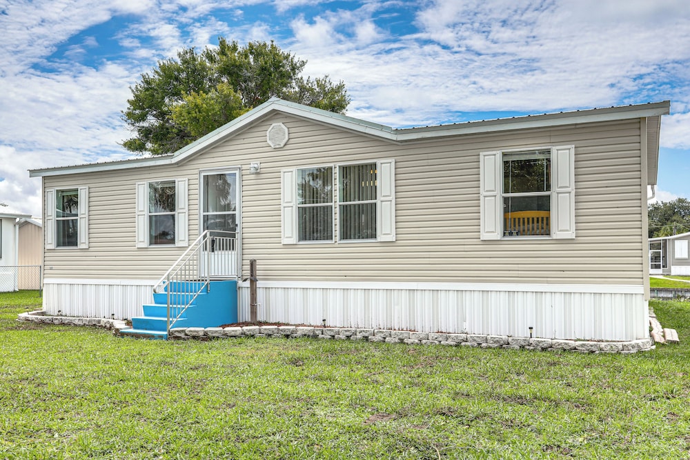 Boat, Fish & Unwind: Waterfront Okeechobee Oasis!