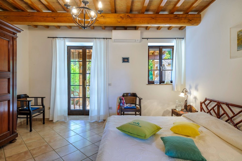 La Girolima 6 2 by Marche Holiday Villas