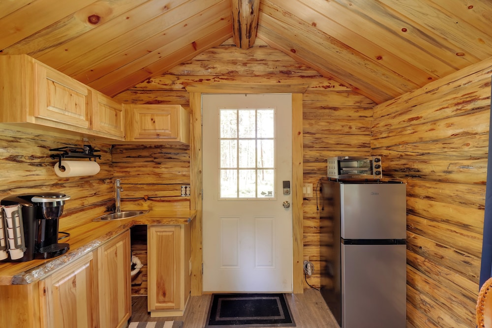 Day Trip to Glacier NP: Nature-packed Cabin!