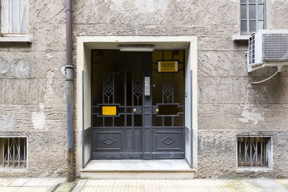 notaMi -  Titty House Crocetta