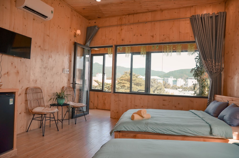 Little Home view 5