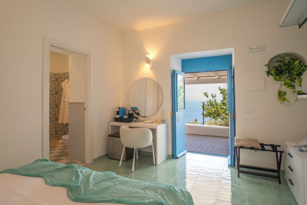 Borgo del Cannitello Romantic Resort