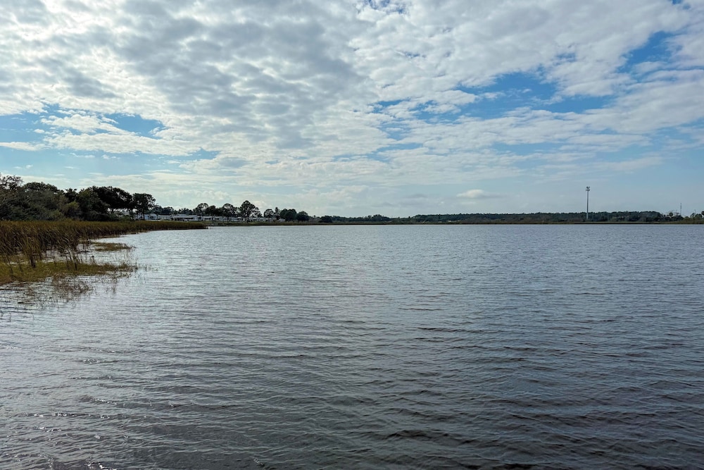 Lake Access & Lanai: Haines City Family Home!