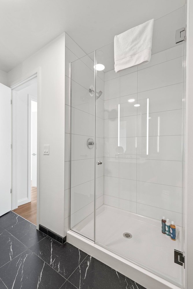 Luxe Apts Stunning Lake Views Resort Amenities