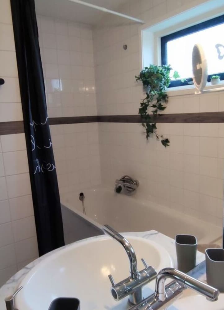 Villa Seewind Comfortable Holiday Residence view 5