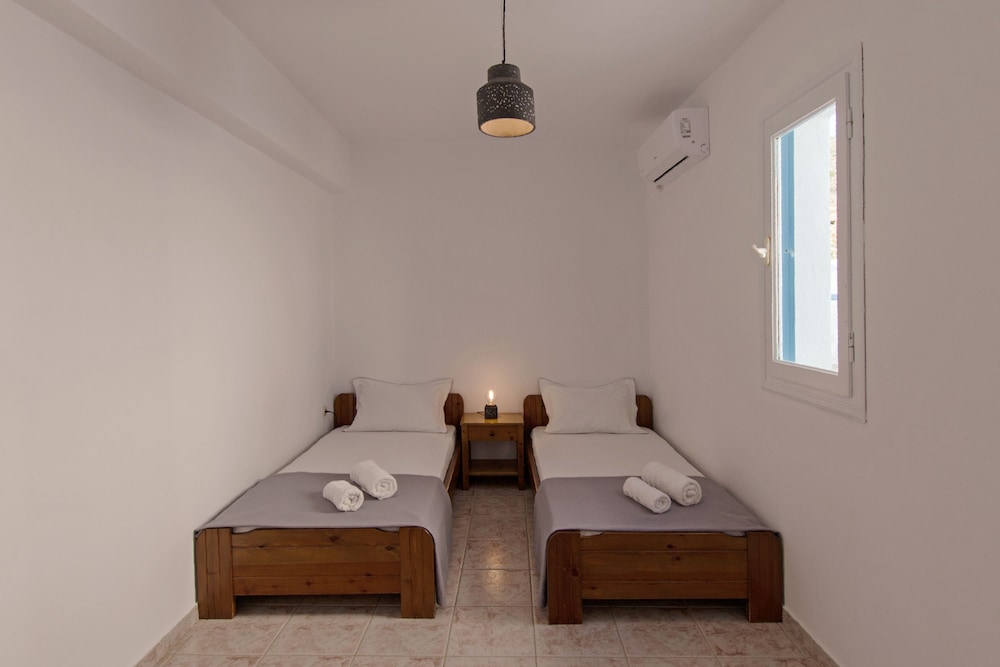 Perigiali Rooms & Apartments Folegandros photo 4