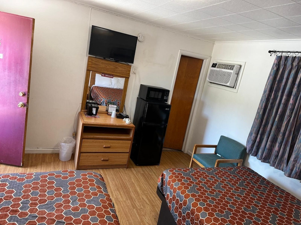 Cadillac Vacations - Economy inn - Property Image 10