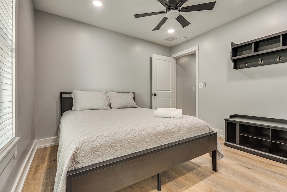3 Mi to Navarre Beach: Home w/ Furnished Patio