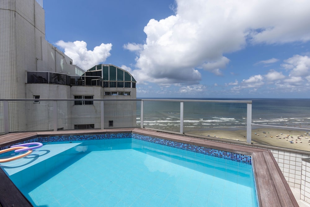 Cobertura a Beira mar com Piscina e Churrasqueira