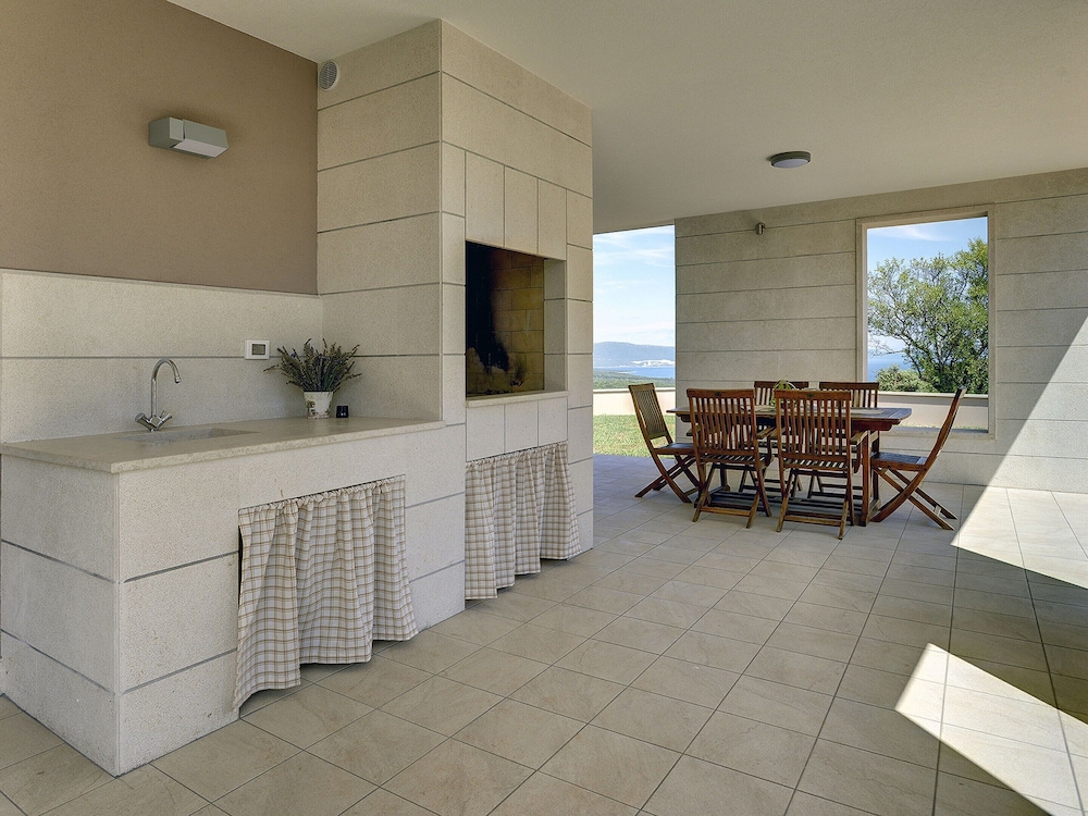 Modern Villa Histria With Pool and View