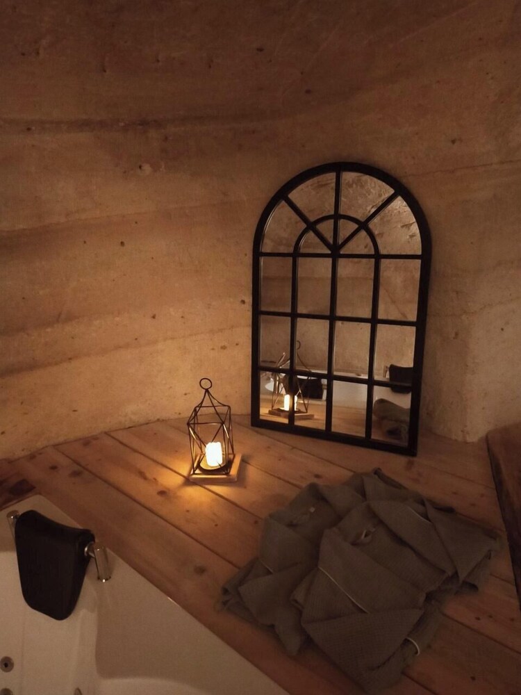 Deep Cave House