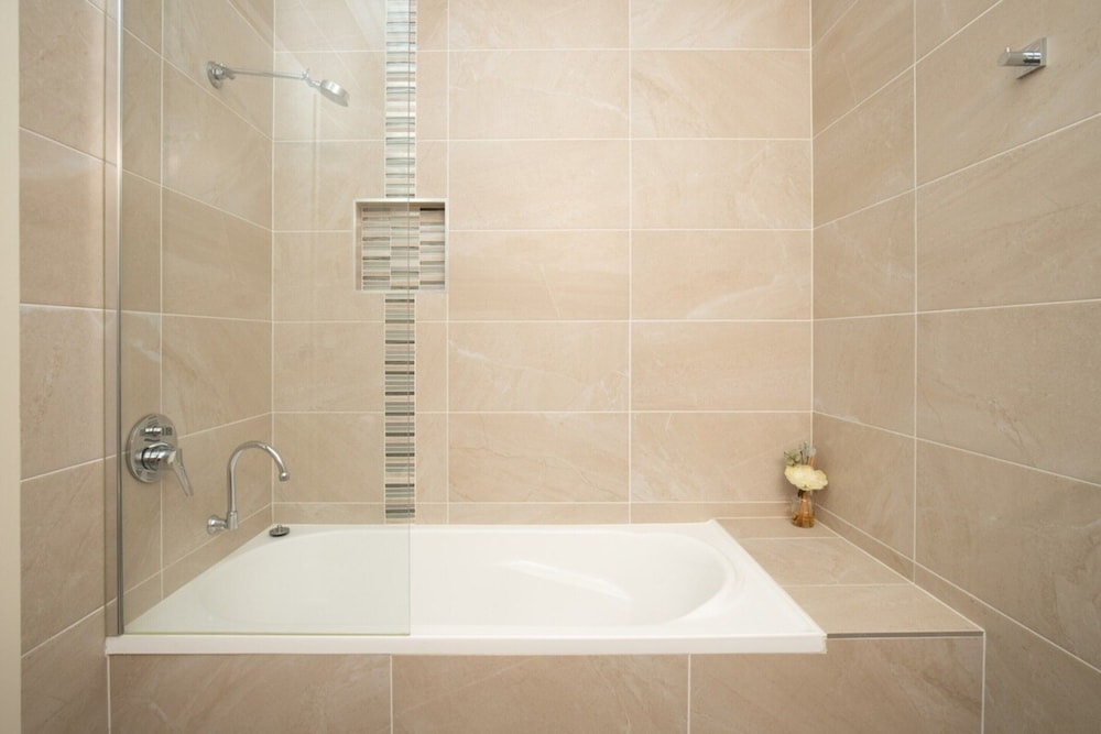 Generous 2-bed Townhouse With A Private Balcony