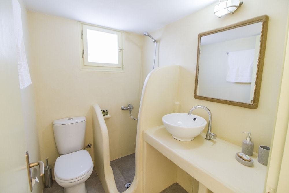 Faros Apartments