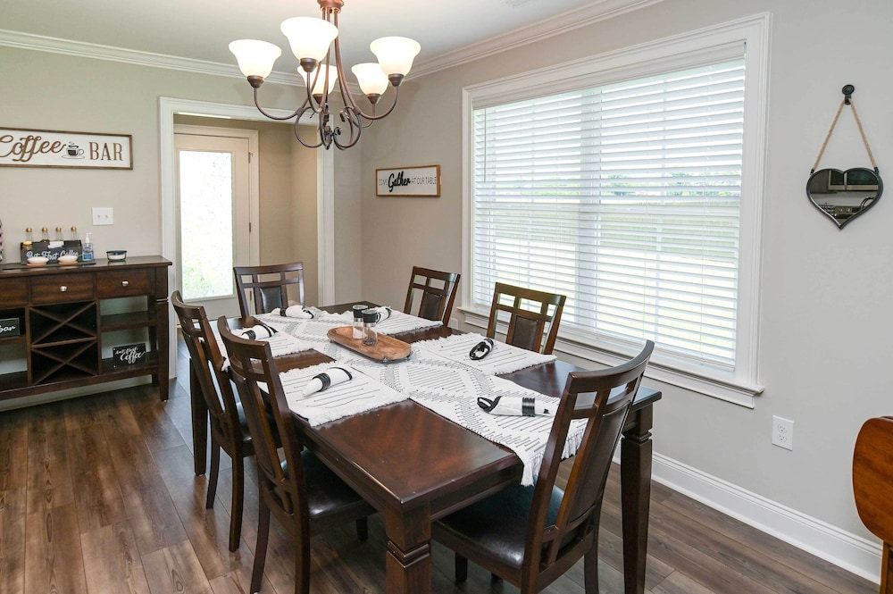 Quiet Family Home 15 Mi to Dtwn Huntsville! - Property Image 7