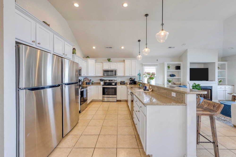 Sleeps 28 Beachfront w/ Pool, Hot Tub, Game Room Atlantic Watch by Avantstay