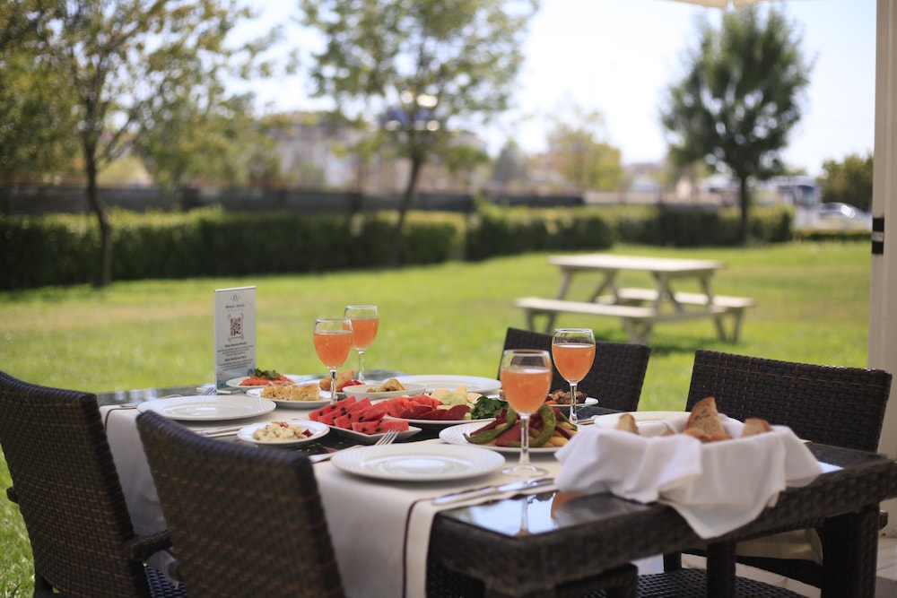Nessebar Vacations - Baratero Mar Nero Apartments - Property Image 1