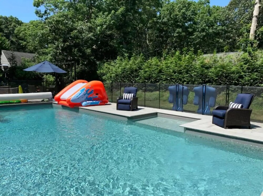 Harbor by Rove Travel 4BR Heated Pool BBQ view 3